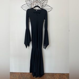 Gorgeous long black dress. Perfect for a “Morticia” costume this Halloween